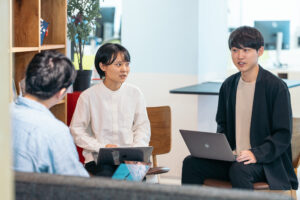 株式会社Schooエンジニアインタビュー:上場企業での仕事、職場の魅力、理系就活体験談
