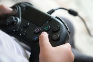 【理系就活】ゲーム開発職の種類と業界タイプ別企業選びについて解説
